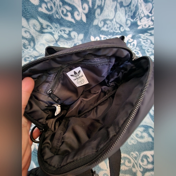 ADIDAS ORIGINALS ORI PUFFER & POUCH CROSSBODY BAG, Color Black- UNISEX NWT - Picture 4 of 9